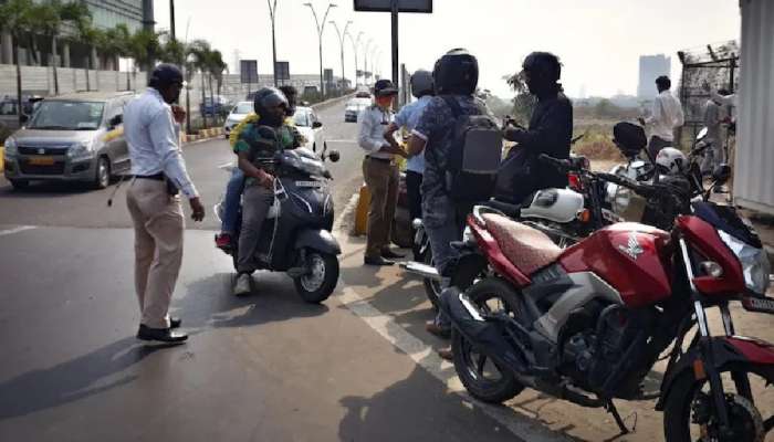 कायद्याचा धाक उरलाय का? गाडी थांबवली म्हणून ऑन ड्युटी वाहतूक पोलिसावर दगडाने हल्ला